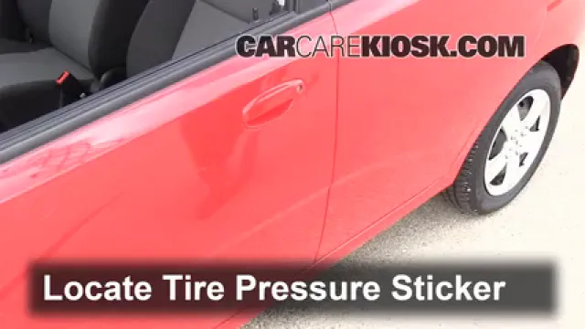 2009 Pontiac G3 1.6L 4 Cyl. Pneus et roues Vérifier la pression des pneus
